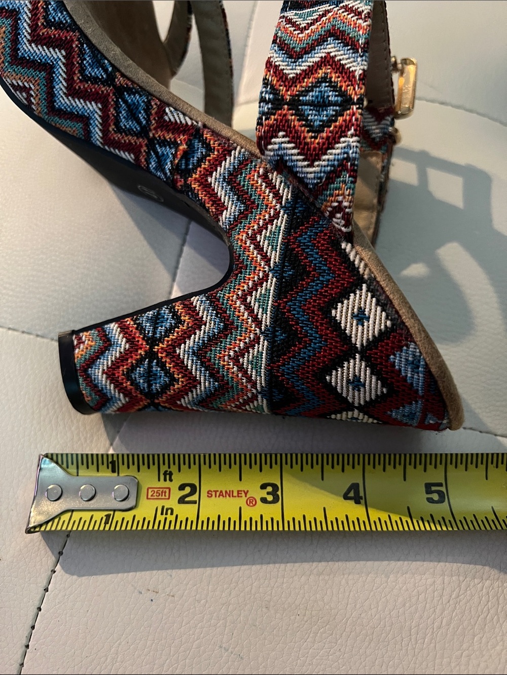 Embroidered Strappy High-Heel Sandals - Multicolor Pattern - Picture 5 of 8